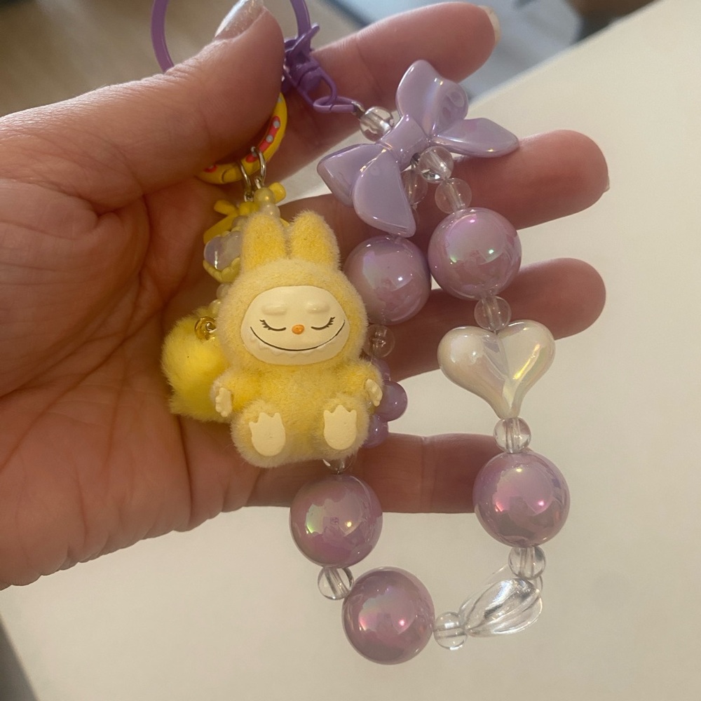 Labubu style keychain - Picture 2 of 2